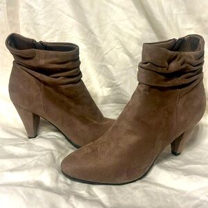 CL by Laundry Nanda suede ankle booties
Taupe color
Size 8.5